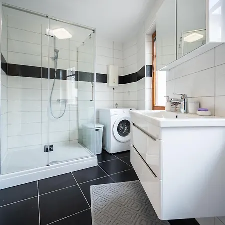 Duplex For Up To 12 People- Old Town Apartment