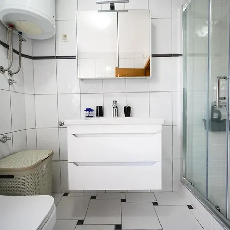 Duplex For Up To 12 People- Old Town