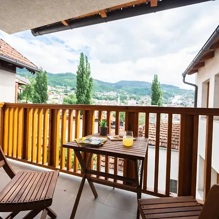 Duplex For Up To 12 People- Old Town Apartment
