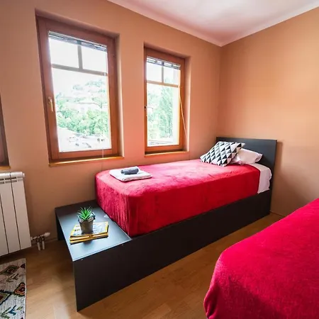 Duplex For Up To 12 People- Old Town Apartment *