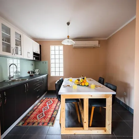 Duplex For Up To 12 People- Old Town Apartment Sarajevo