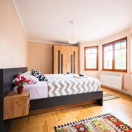 アパート Duplex For Up To 12 People- Old Town サラエヴォ