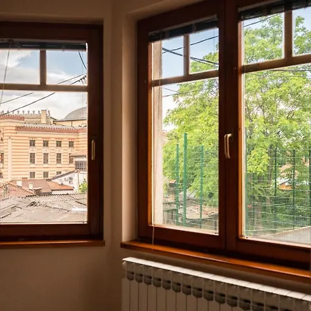 Duplex For Up To 12 People- Old Town Apartment Sarajevo
