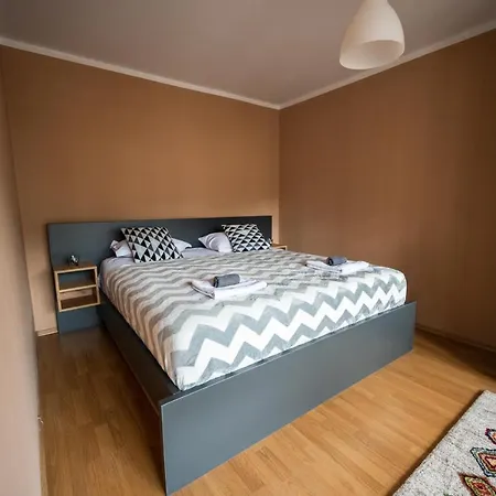 アパート Duplex For Up To 12 People- Old Town *